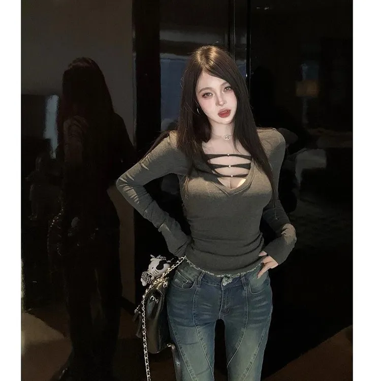 大码胖MM纯欲辣妹镂空V领长袖T恤女秋新款修身显瘦打底衫内搭上衣