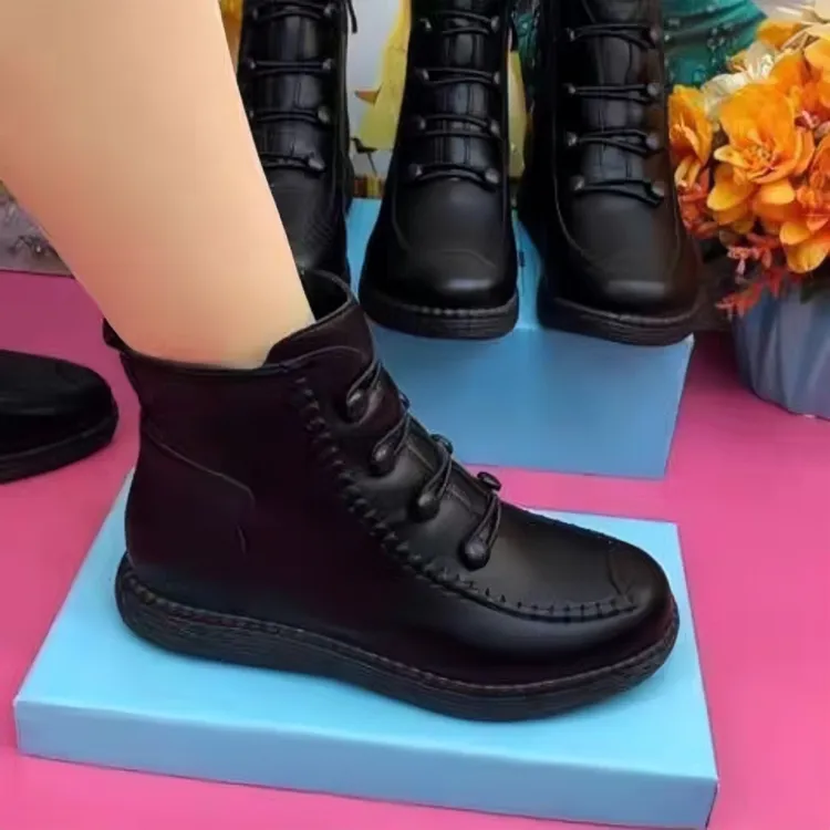 新款秋冬季加绒保暖中老年妈妈短靴舒适软底平底休闲女士皮鞋