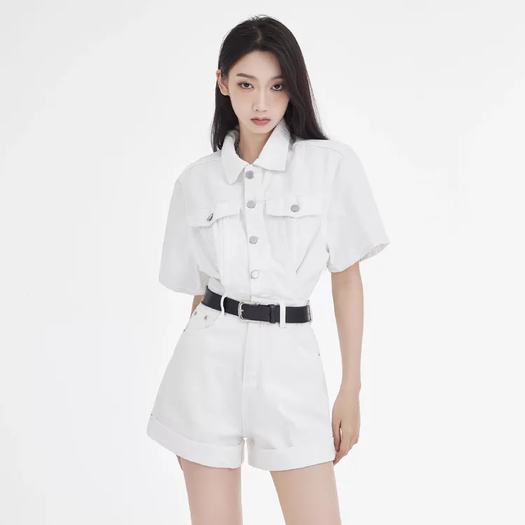 白色牛仔连体裤女2025夏季新款韩版小个子设计感宽松复古高腰短裤