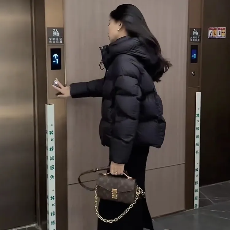 反季特卖黑色棉服2025新款棉衣短款面包服冬季外套厚冬天女装棉袄