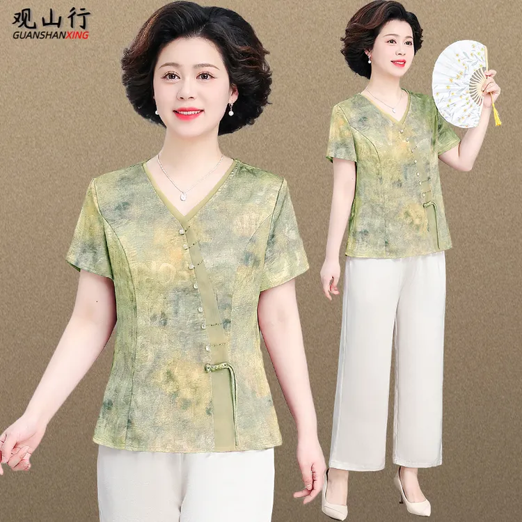新中式妈妈夏装薄款套装洋气上衣裤子两件套中老年女春夏V领衬衫