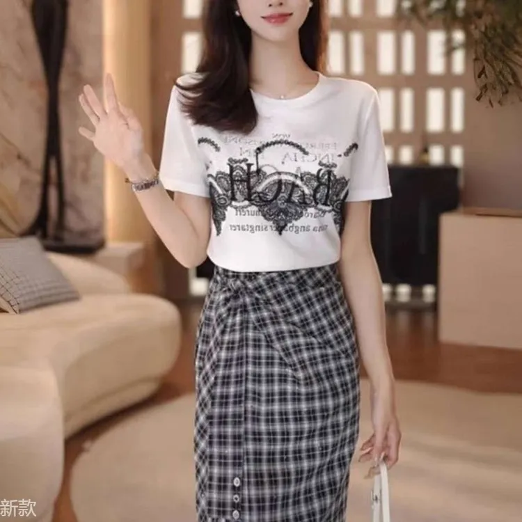 韩系时尚减龄套装女夏蕾丝拼接短袖T恤格子开叉半身裙两件套潮