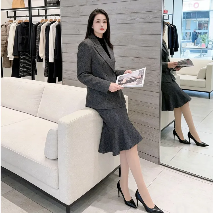 气质通勤休闲收腰女士西服2025新款时尚枪驳领秋冬羊毛西装外套女