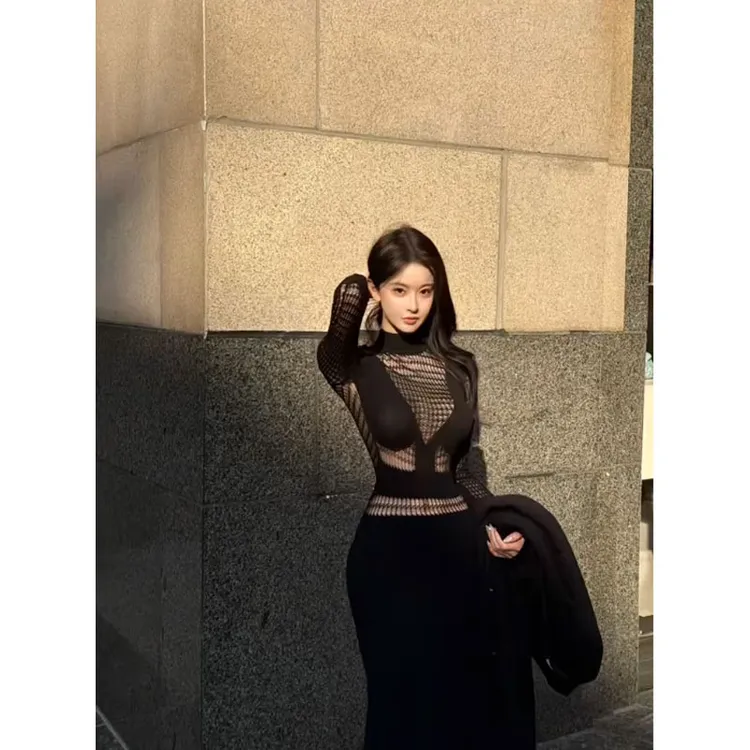 夏季新款港味chic设计感修身显瘦小心机镂空性感上衣配显瘦半身裙