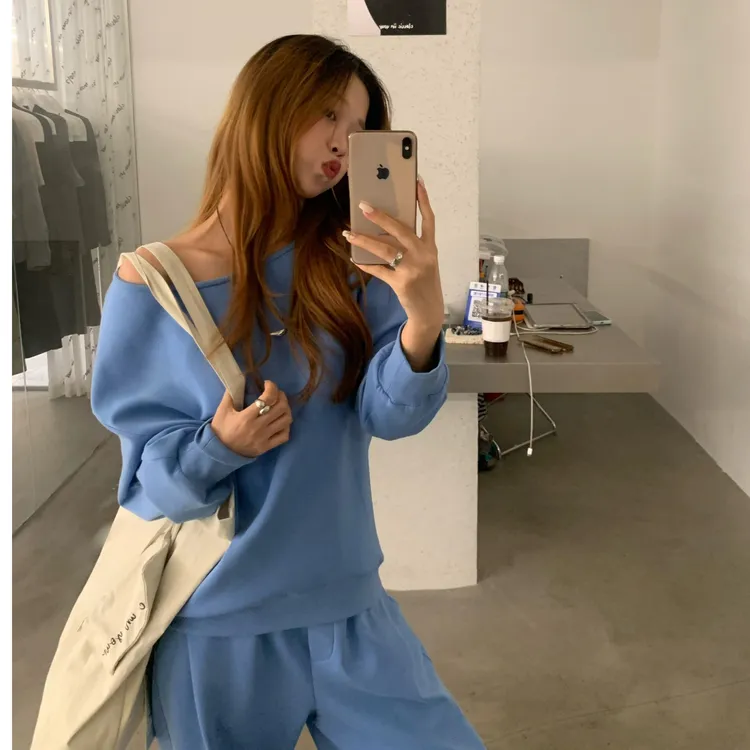 欧货休闲显瘦套装女早秋季复古高级感纯色运动斜肩卫衣长裤两件套