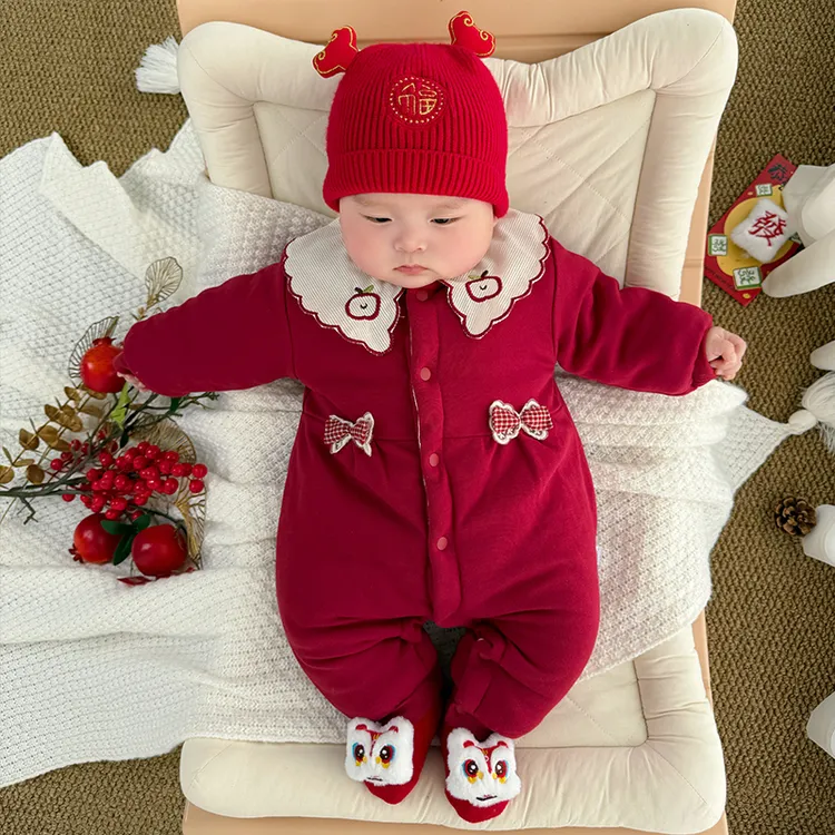 婴儿宝宝冬季夹棉保暖红色加厚爬服连体衣外出服无帽拜年服连体衣