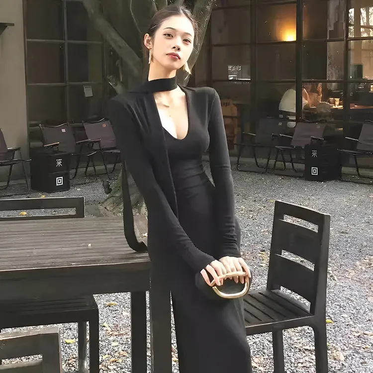 黑色V领挂脖飘带长袖连衣裙女2025新款秋冬高级感收腰显瘦长裙子