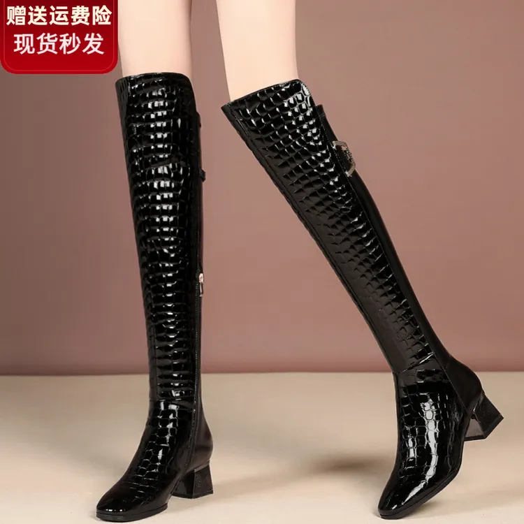 2025新款漆皮金属粗跟显瘦弹力长筒靴女冬皮带扣厚底高跟过膝长靴