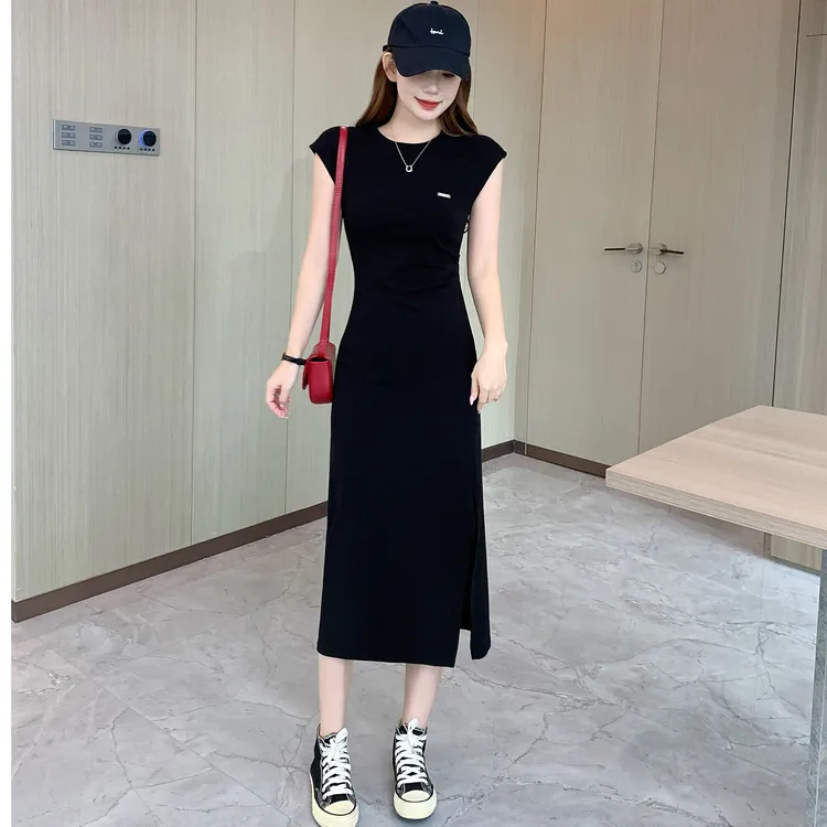裙子女款爆款2025新款高级感时尚气质休闲显瘦长款褶皱开叉连衣裙
