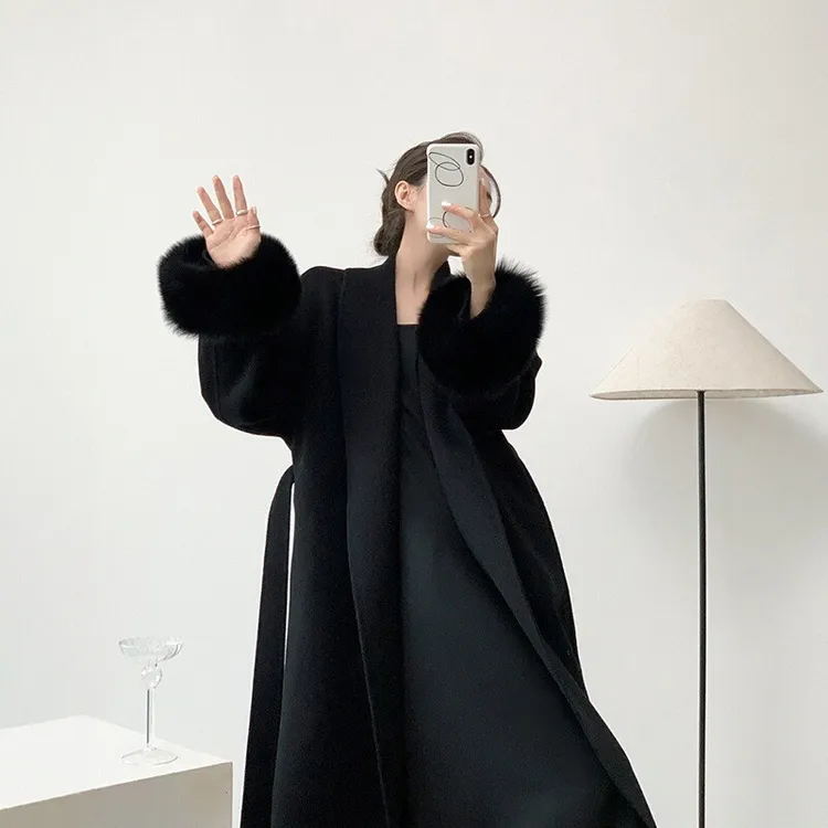 黑色赫本风仿狐狸毛袖双面呢子大衣女2025冬季新款小个子毛呢外套
