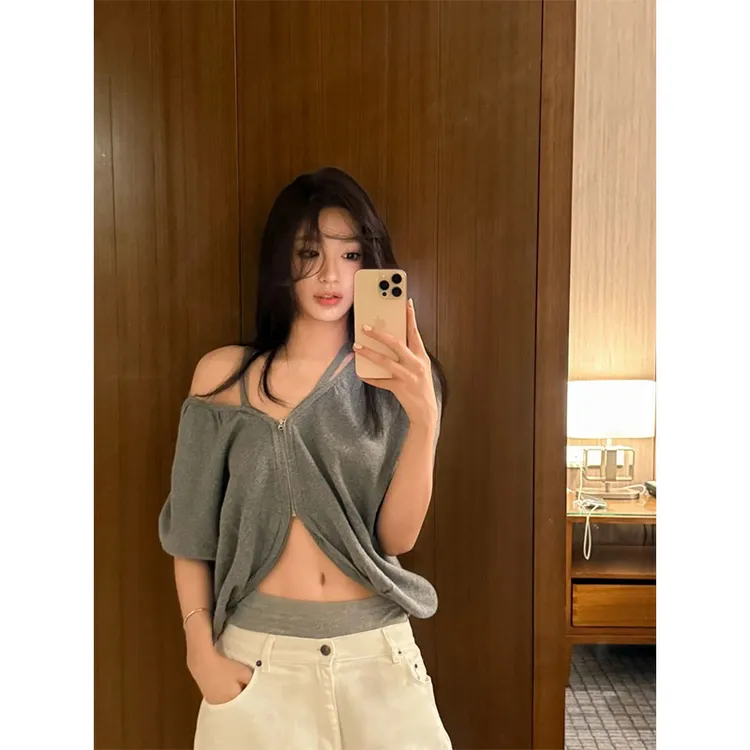 韩系老钱风休闲百搭设计感V领灰色上衣高腰垂感直筒白色阔腿裤女