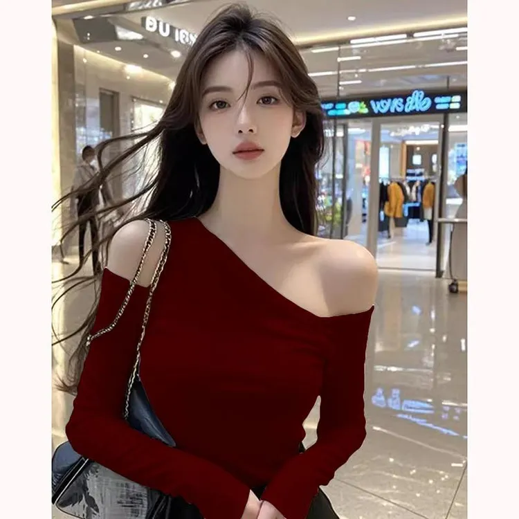 性感辣妹风斜领镂空长袖上衣秋冬季设计感修身独特别致内搭打底衫