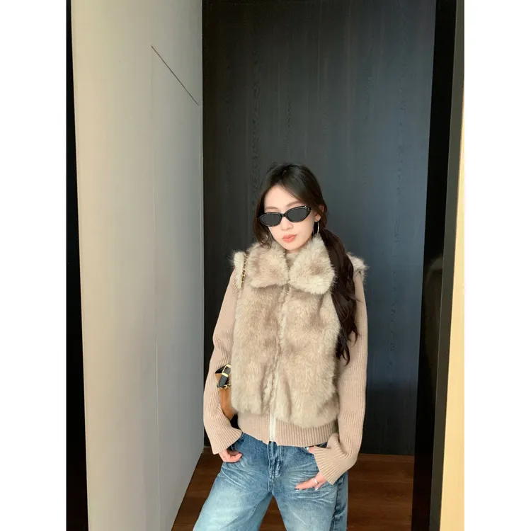 洋气衣服女实价 2025新款时髦洋气秋冬针织袖可拆卸毛绒外套马甲