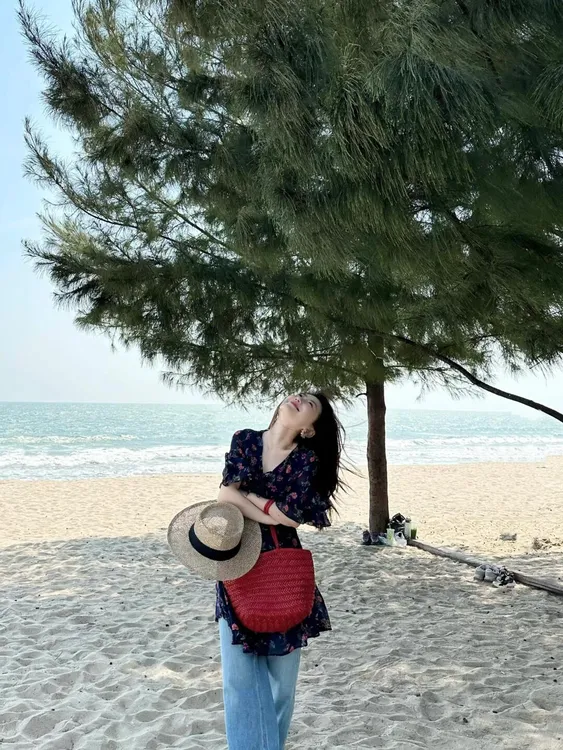 法式赫本风碎花设计感显瘦衬衫2025年夏季新款高腰复古牛仔裤套装