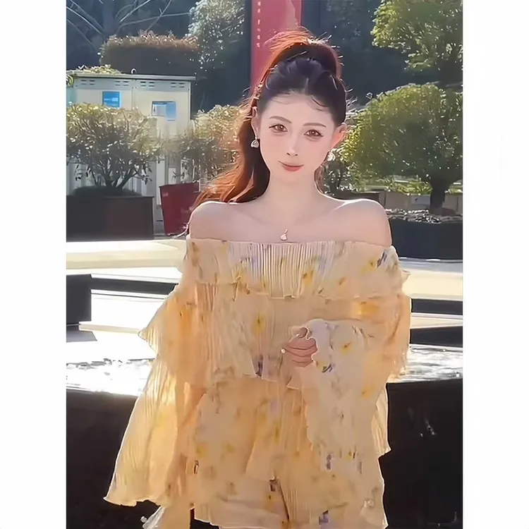 法式甜妹复古碎花衬衫女夏季新款小众设计感高腰显瘦短裙两件套装