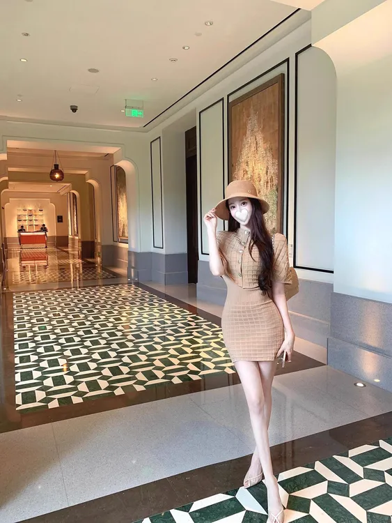 小香风法式名媛针织套装短款斗篷外套女秋季背心包臀连衣裙两件套