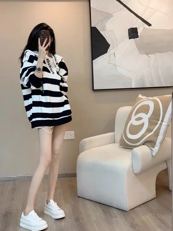 纯欲慵懒风条纹连帽卫衣女秋冬洋气百搭显瘦宽松休闲长袖上衣潮牌