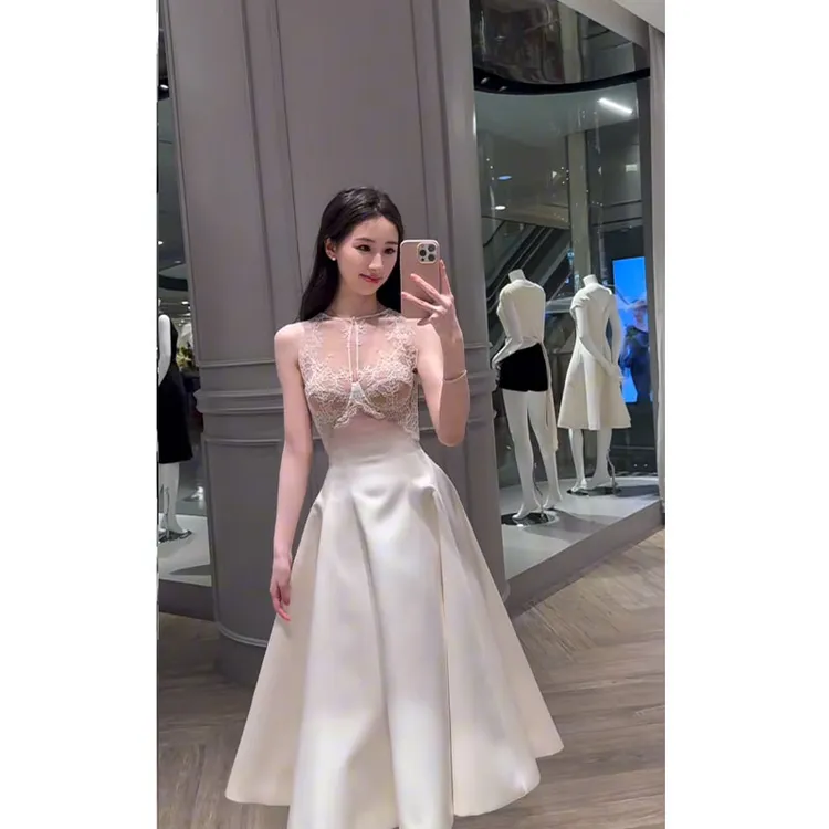 设计轻奢风2025夏季新款高级复古法式优雅气质蕾丝拼接显瘦连衣裙