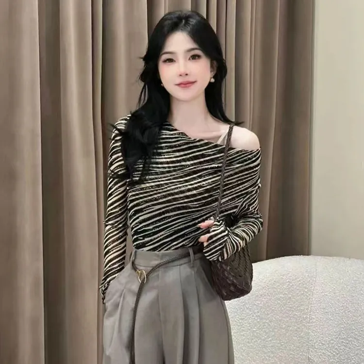 设计感斑马纹长袖T恤女2025秋季新款时髦洋气减龄露肩长袖打底衫