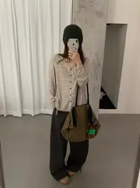 9155三炫家新款拼色条纹小V领百搭开衫长袖