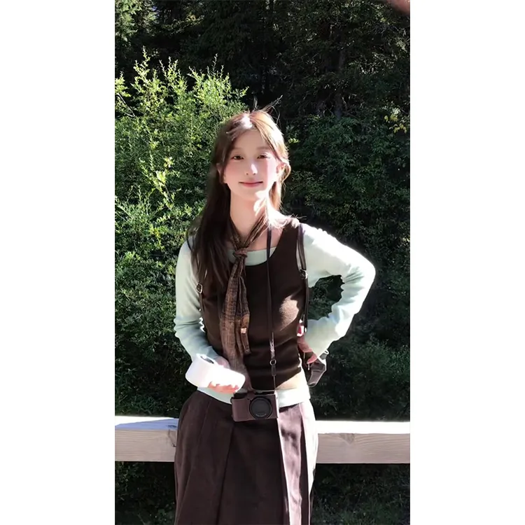 韩系撞色设计感背心长袖打底衫女早秋修身显瘦假两件上衣裙子套装
