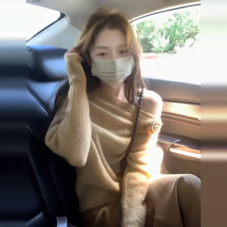 慵懒风一字肩针织毛衣连衣裙子女2025新款早秋季穿搭小香温柔套装