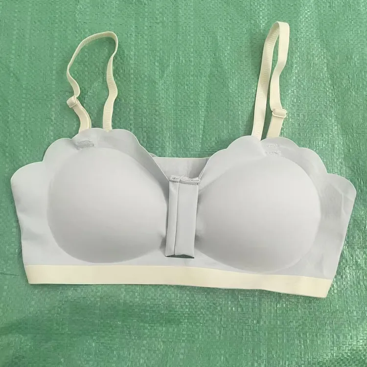 无痕乳胶薄款单件抹胸少女内衣运动大胸显小无钢圈聚拢高中生文胸