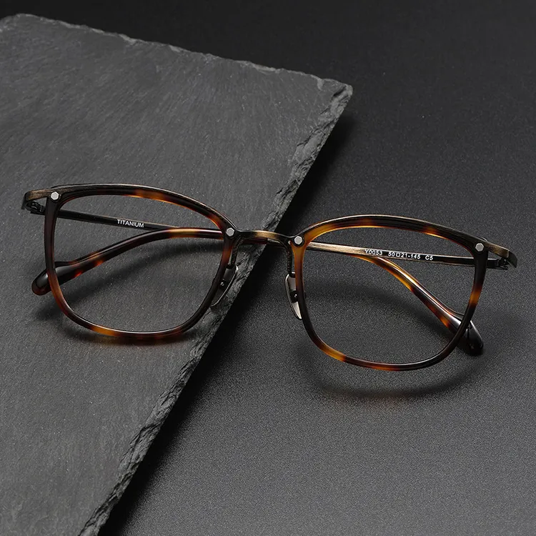 深圳纯手工钛架眼镜框搭配镜片适合高度近视人群可配散光散光眼镜