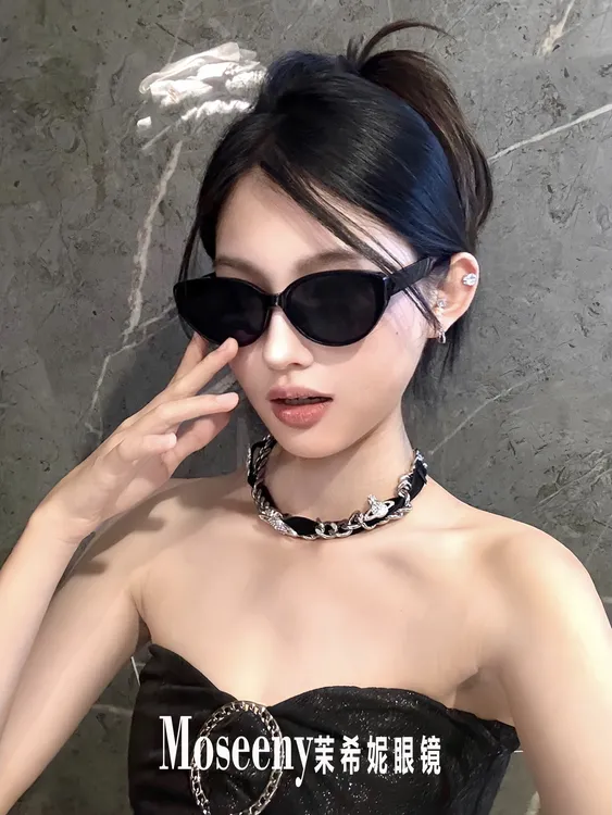 猫眼墨镜女款显脸小2025新款高级感防晒防紫外线方圆脸白框太阳镜