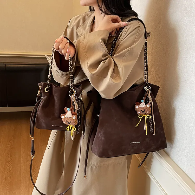 艾米兔女包2025新款小众个性百搭链条设计简约潮流洋气单肩斜挎包