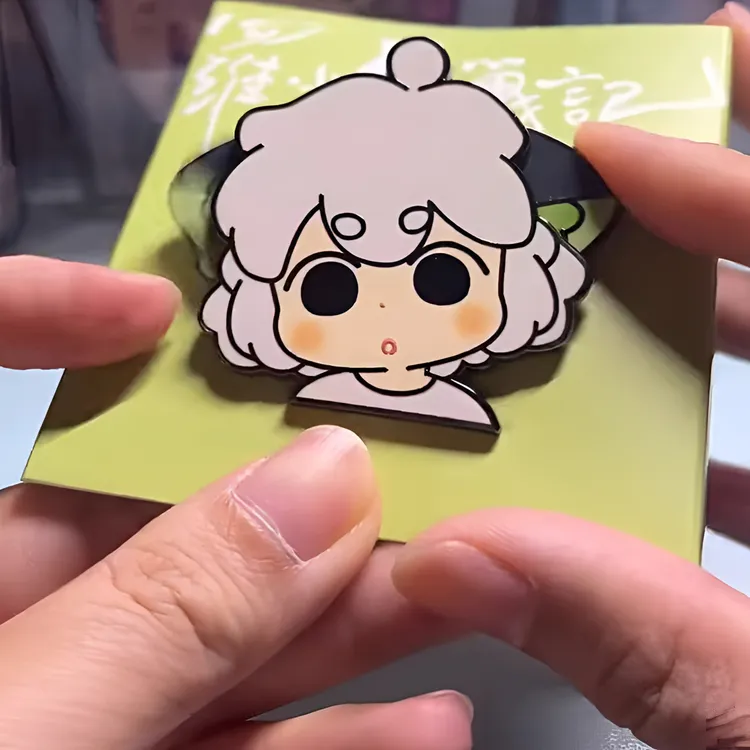 【5•8包邮】罗小黑战记2大电影周边超萌可动罗小黑徽章高颜值收藏