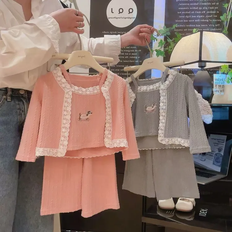 2025春季新款女童中小童时尚蕾丝花边腊肠狗吊带背心三件套甜美