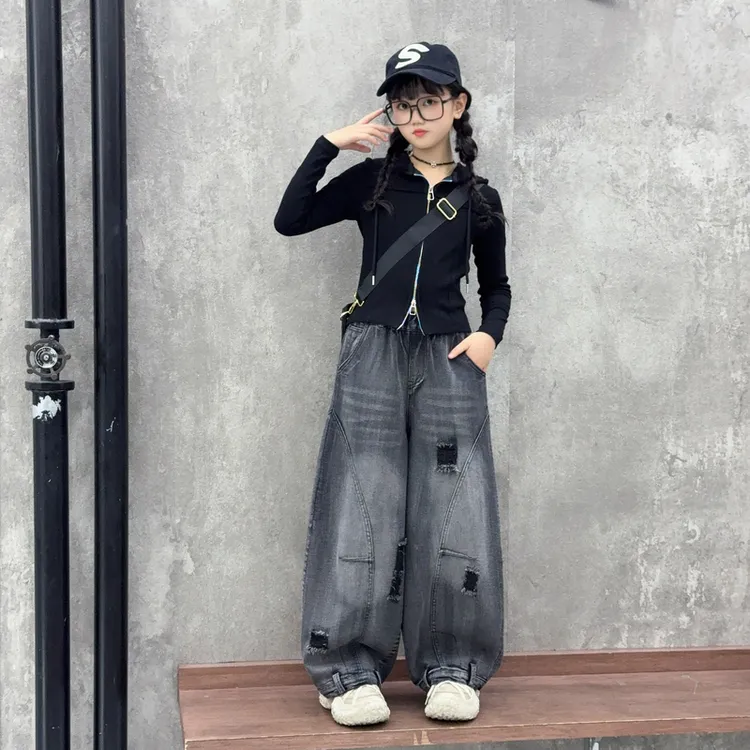 女童秋季新款韩范休闲连帽抽绳双拉链上衣黑色破洞牛仔裤两件套
