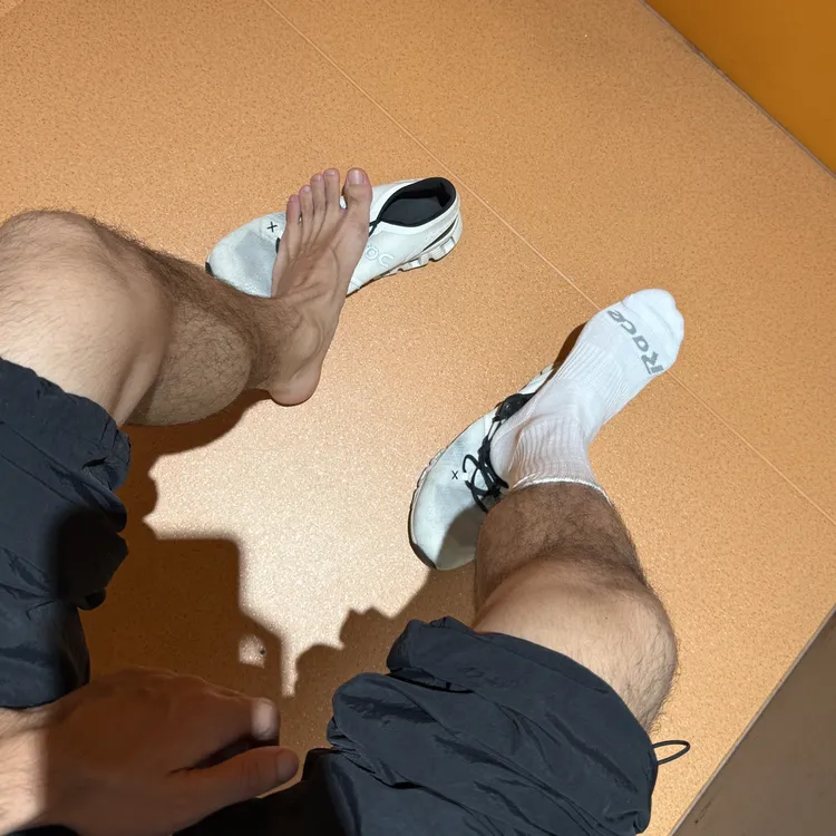 新款男中筒棉袜运动简约百搭跑步吸汗舒适健身白袜穿搭体育训练袜