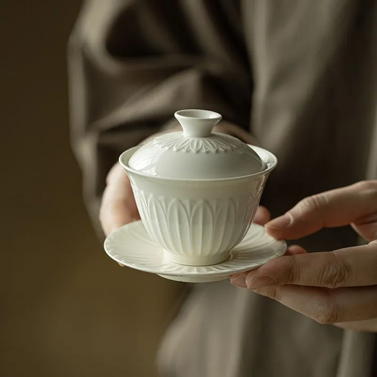 定窑白莲瓣三才盖碗茶杯家用陶瓷功夫茶具单个不烫手高级感泡茶碗