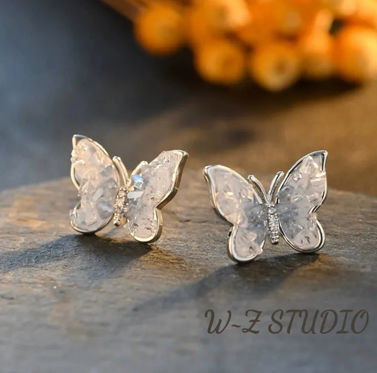 铜合金耳饰 蓝色渐变碎冰水晶蝴蝶耳钉 小众设计高级感S925银针