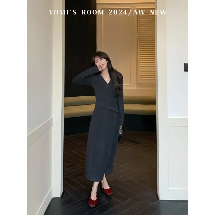 YOMI小个子定制【赫本遐想】V领百搭显瘦高级感连衣裙女冬季新款