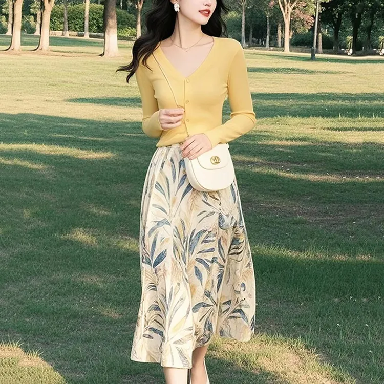 淑女气质穿搭减龄套装春季新款高级感黄色针织衫半身裙妈妈两件套