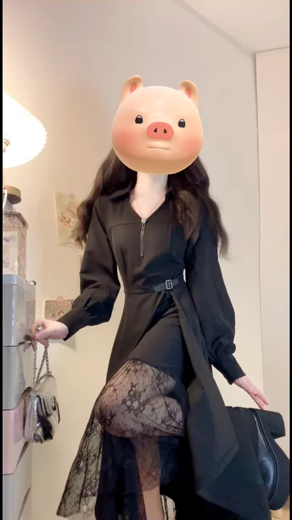 大码女装秋冬法式赫本风黑色蕾丝拼接不规则裙摆显瘦连衣裙