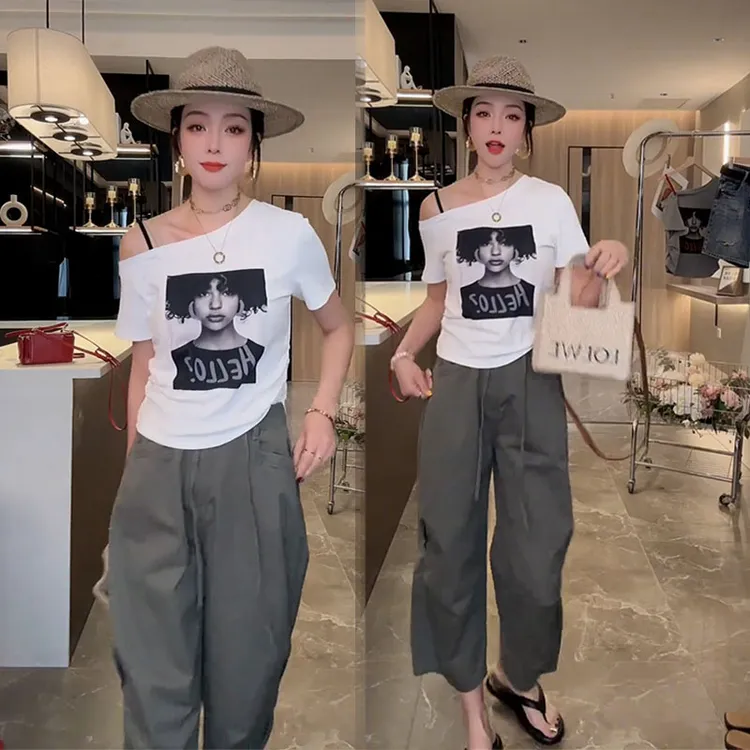 巨好看夏季美式复古百搭印花斜肩短袖上衣高腰宽松休闲裤两件套装