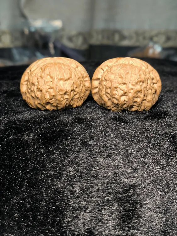 文玩核桃南瓜墩边43/43.4肚41/41.7高31.4/30.8克重44.2全品