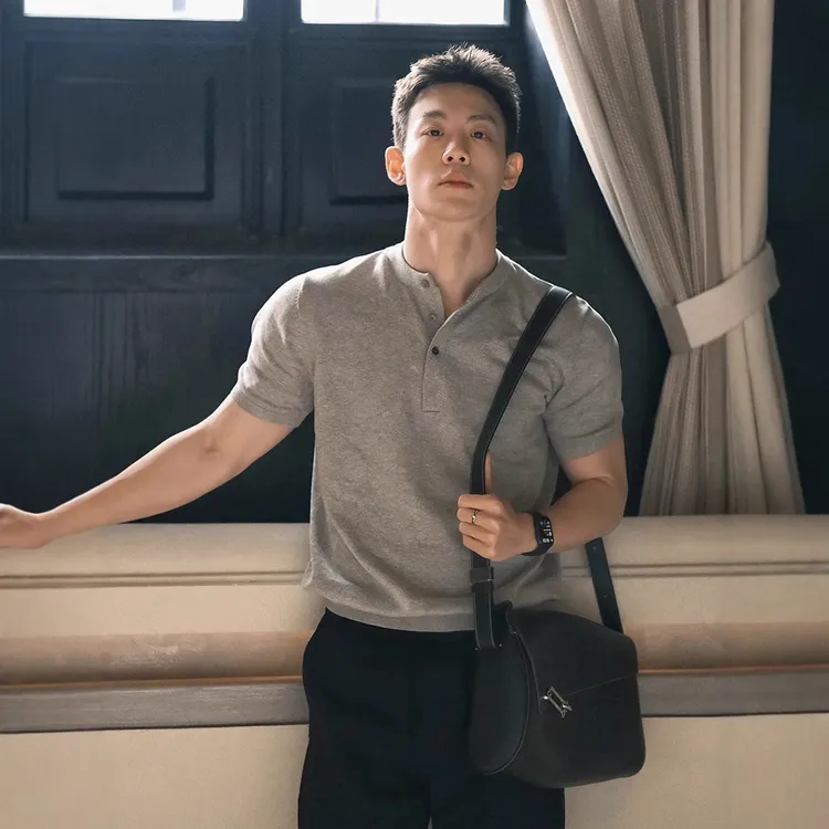 短袖通用日常圆领宽松型夏季T恤上衣衬衫百搭翻领2025简约修身