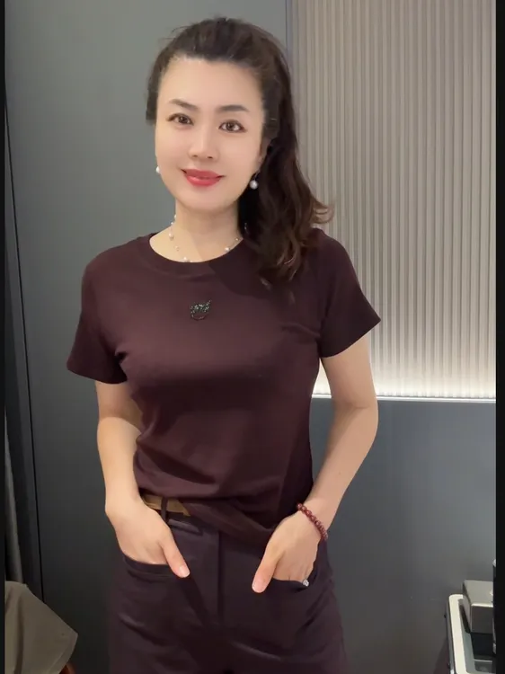 09-秋季圆领烫钻半袖背心