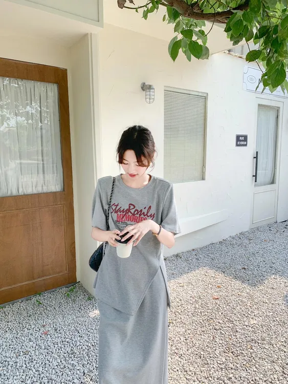 【灰调时光】灰色减龄时尚套装裙女夏2025新款宽松休闲设计感两件套