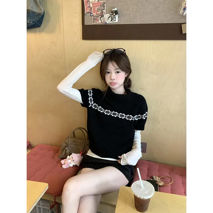 韩系秋季减龄气质圆领设计感软糯百搭短袖针织毛衣高腰黑色半身裙