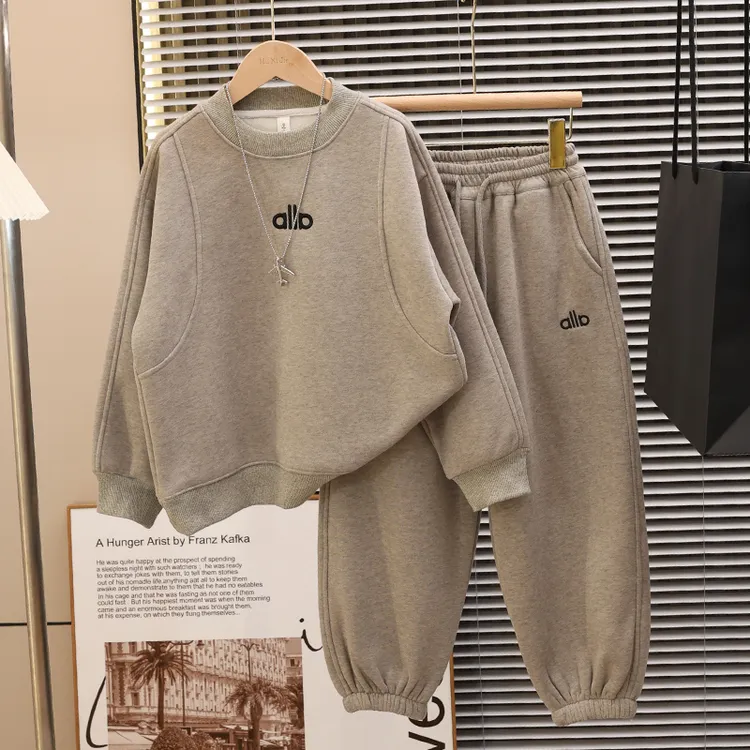 儿童加绒卫衣2025新款男女童亲子秋冬款卫衣套装宽松休闲保暖加厚