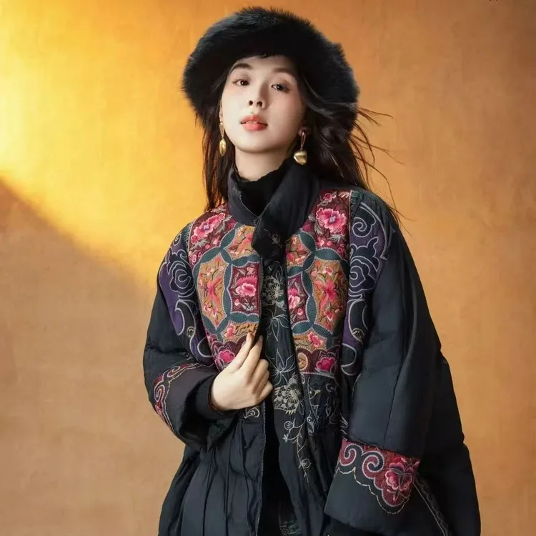 千椿物喜875501民族风重工刺绣冬季保暖鸭绒服