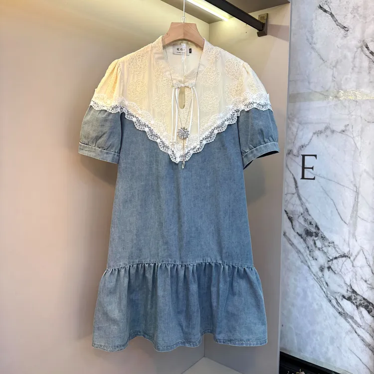 2025夏季新款蕾丝牛仔拼接宫廷风泡泡袖减龄甜美连衣裙8699