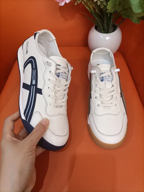 透气秋季通勤风德训鞋时尚休闲鞋平底百搭潮鞋单鞋小白鞋