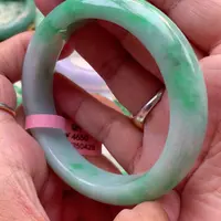 翡翠手镯未镶嵌翡翠